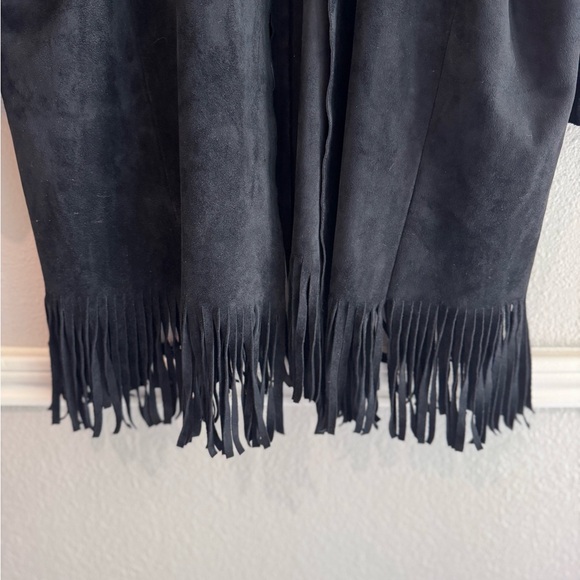 Velvet by Graham & Spencer Black Cardigan with Fringe Details - Picture 5 of 10